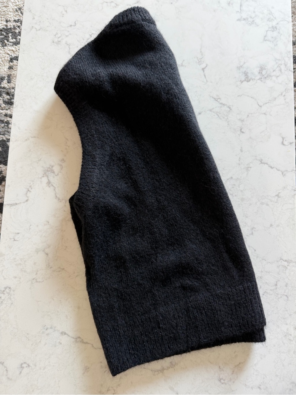 Sezane Black Crewneck Sleeveless Sweater Vest - Picture 3 of 3
